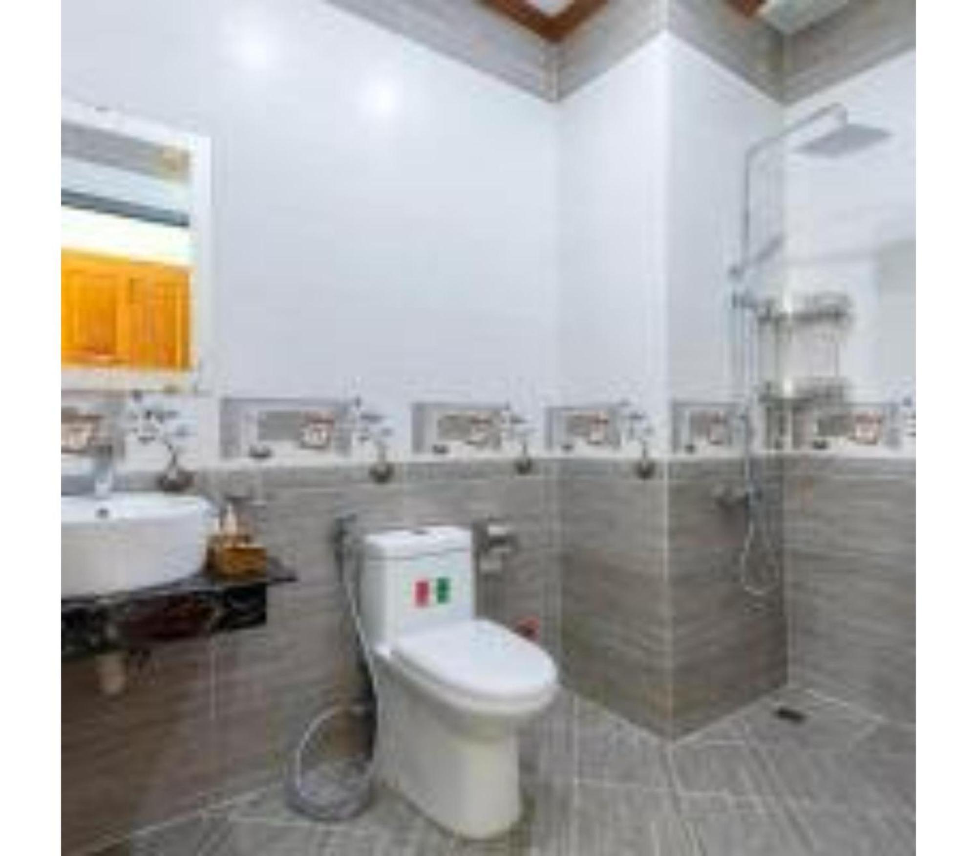Oyo 1216 Ha Hotel 头顿 外观 照片